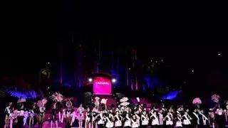 Los 54 aspirantes  a los tronos del Carnaval de Las Palmas de Gran Canaria lanzan su suerte al rosa y negro: así fue la gala de presentación