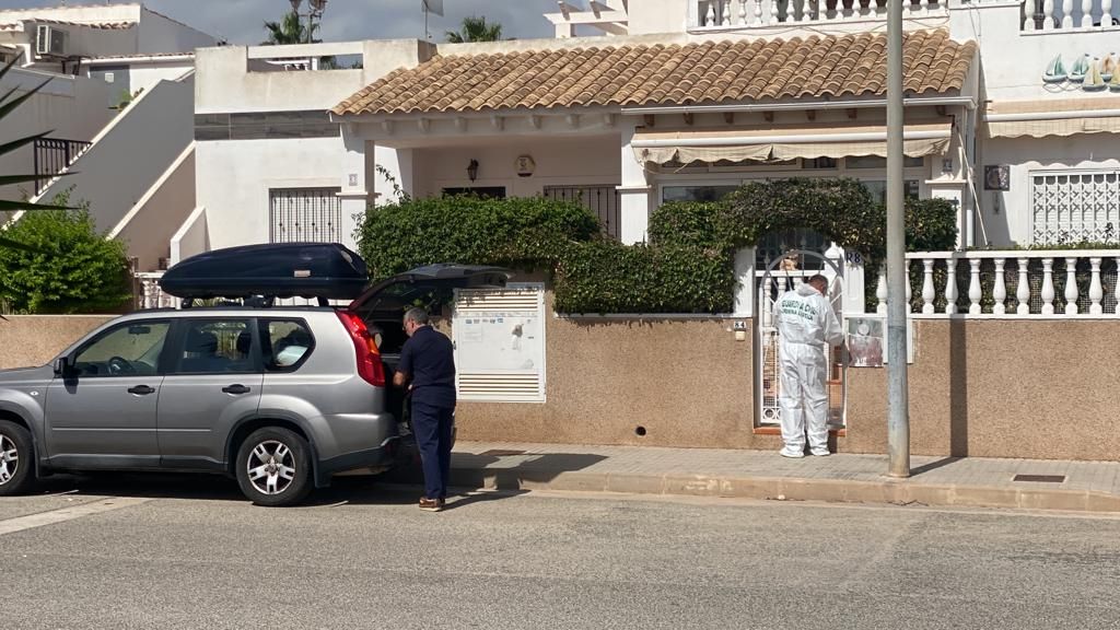 Un hombre de 82 años mata presuntamente a su pareja en un domicilio de Orihuela Costa
