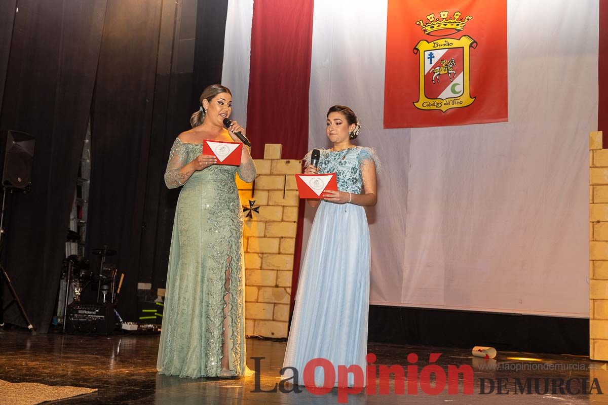 Presentación de las Amazonas del Bando de los Caballos del Vino de Caravaca