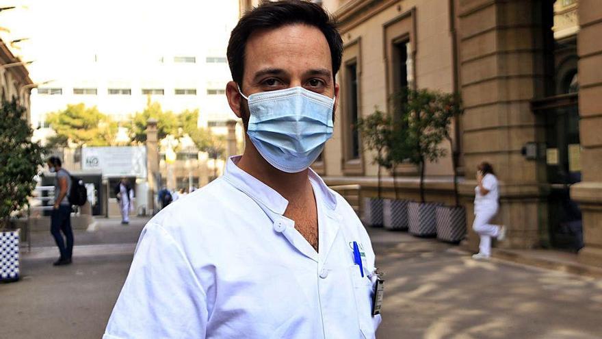 Dr. Daniel Camprubí, metge especialista del Servei de Salut Internacional del Clínic
