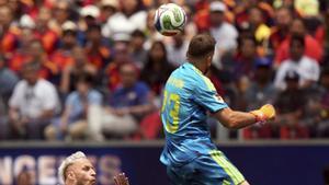 Espanya fa viablindat en defensa