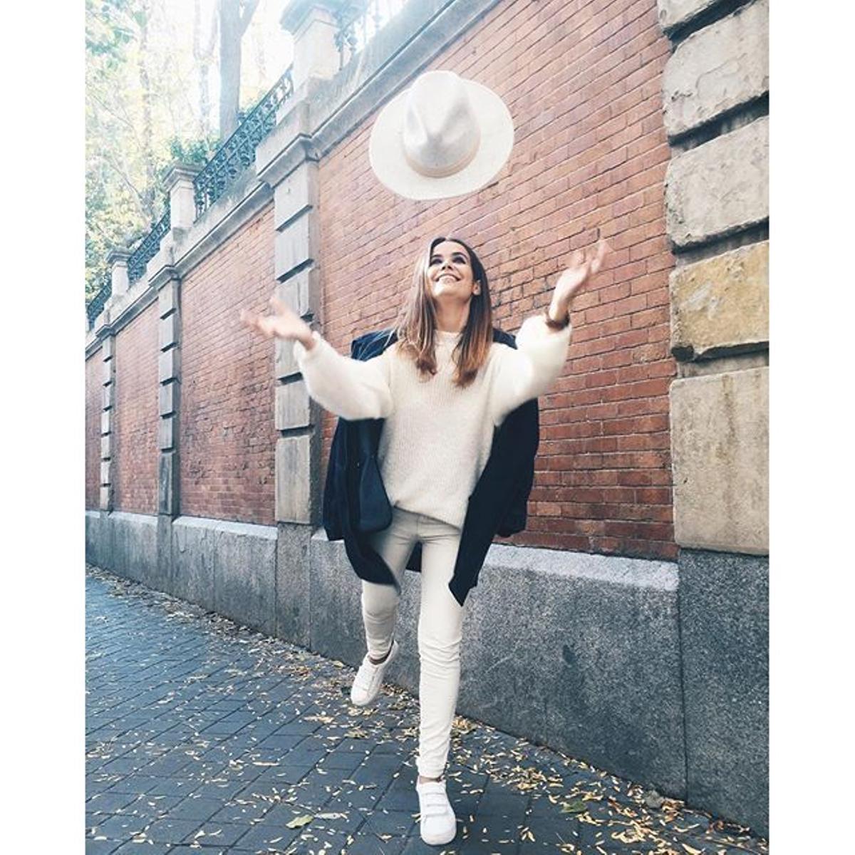 El look en blanco de Sara Escudero