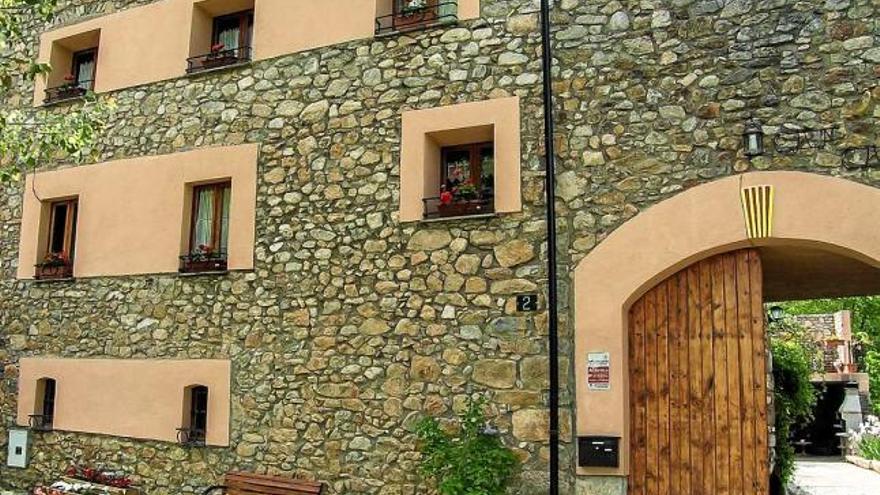 L&#039;entrada a la finca de Can Canà de Bor, on la família Escarré ha obert un allotjament turístic