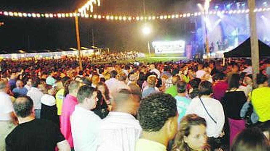 Ambiente durante las fiestas de Lieres de 2008.