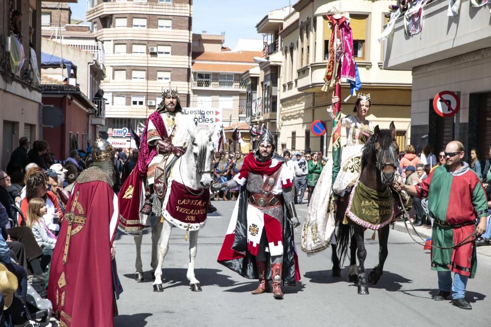 La comparsa Labradores presenta un boato muy participativo y primaveral, y con la interpretación del pasodoble Sueños Festeros logró emocionar al numeroso público