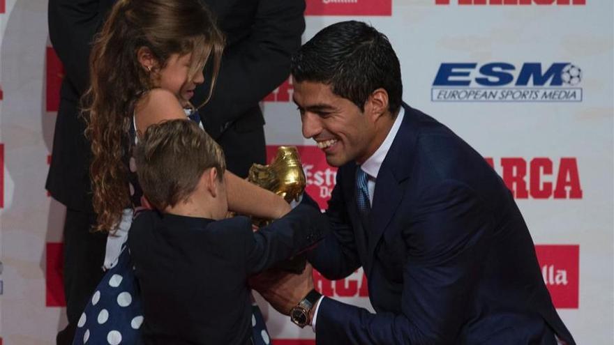 Suárez recibe su segunda Bota de Oro y piensa en ganarlo todo esta temporada