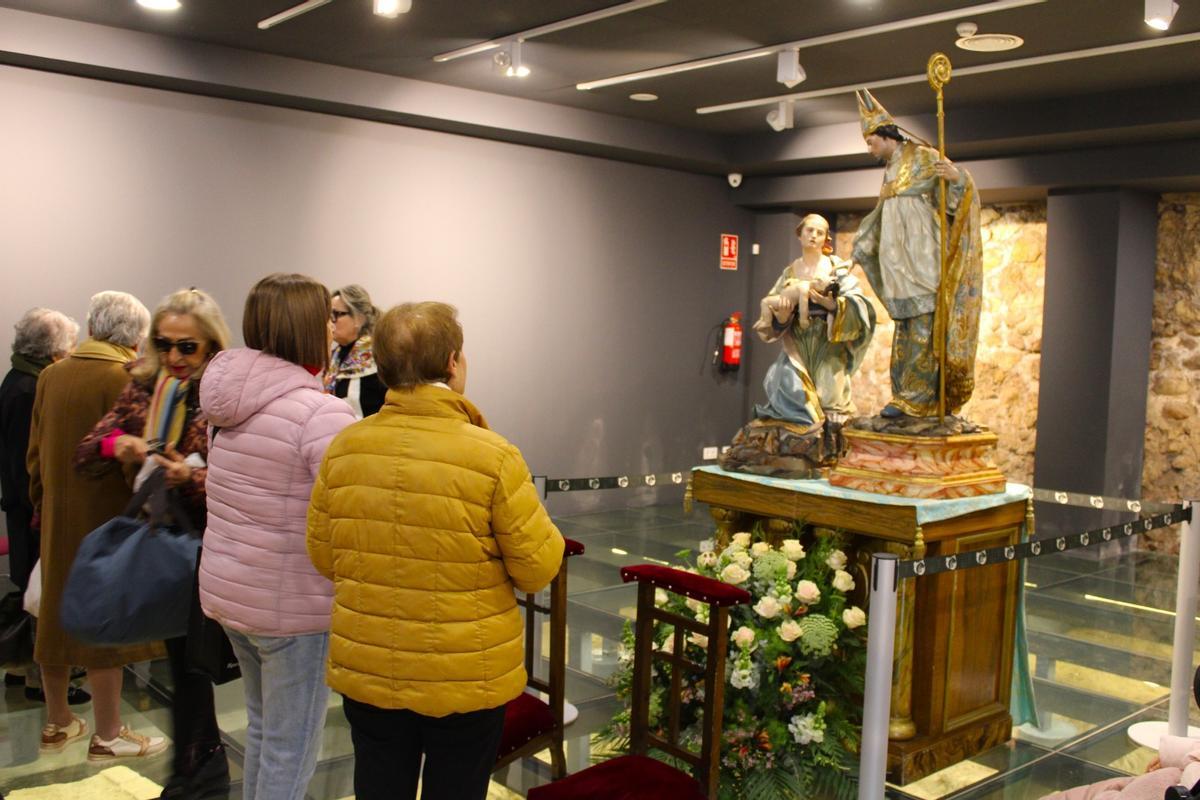 La imagen de San Blas, de Salzillo, dispuesta para su veneración.