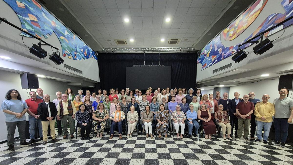 Miembros de la Coral Cantata en uno de sus ensayos.