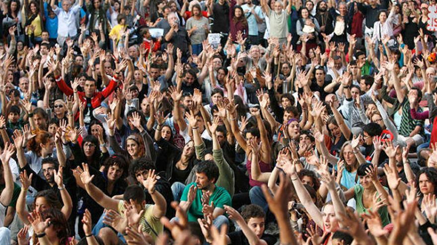 La manifestació convocada pel Moviments d&#039;Indignats a Girona va aplegar, ahir a la tarda, unes tres mil persones |