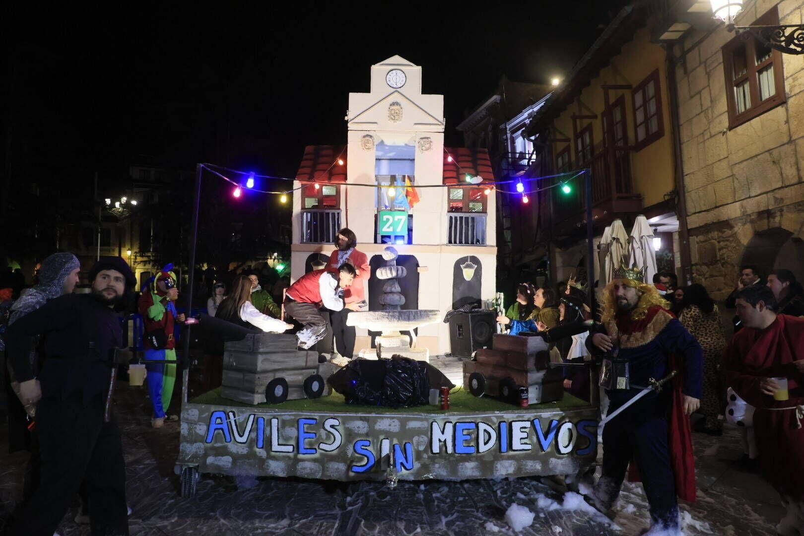 EN IMÁGENES: Así fue el espectacular 37.º Descenso de Galiana en el Antroxu de Avilés.