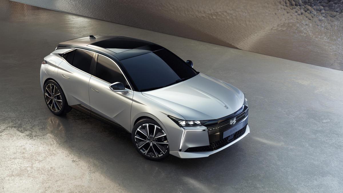 DS Automobiles, yeni N°4 ile C Premium segmentini fethediyor