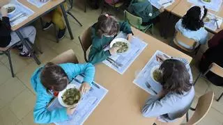 Los comedores escolares podrán dar solo una ración semanal de pescado