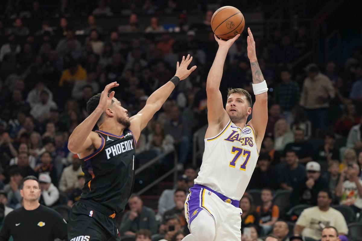 Luka Doncic brilló en el triunfo de los Lakers ante Phoenix