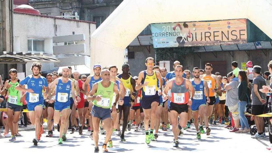 Un momento de la carrera celebrada ayer en A Ponte. // Iñaki Osorio