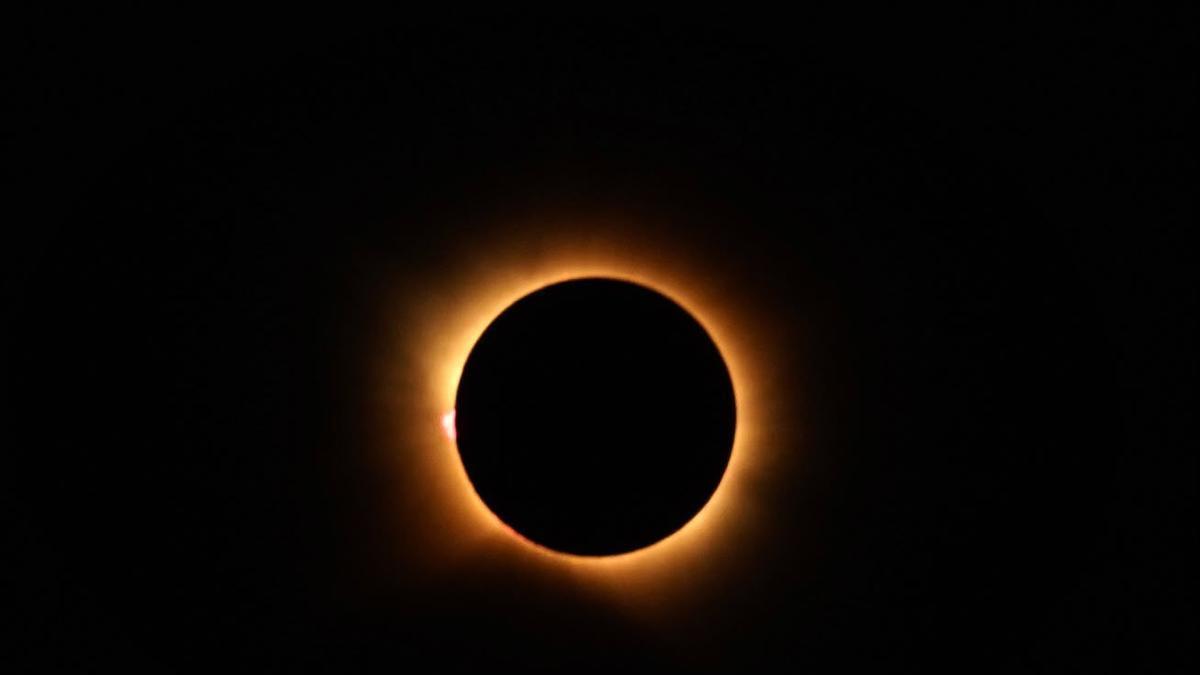 La corona solar, vista desde Benavente.