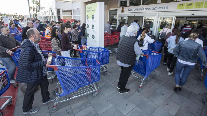 Aglomeraciones en los supermercados de la provincia