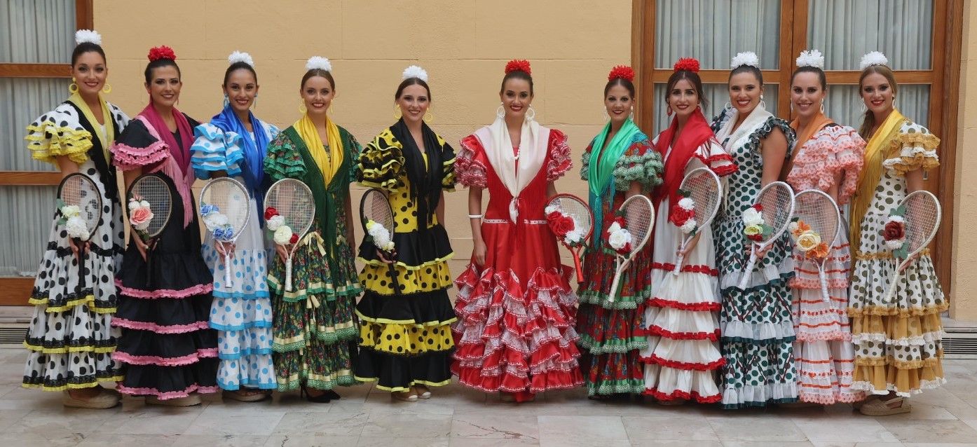 Un final "de Berlanga" para Consuelo y la corte: despedida con primer premio