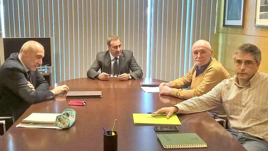 Benigno Fernández Fano, Fernando Lastra, Miguel Fernández y Rubén Rodríguez, ayer, reunidos en Oviedo.