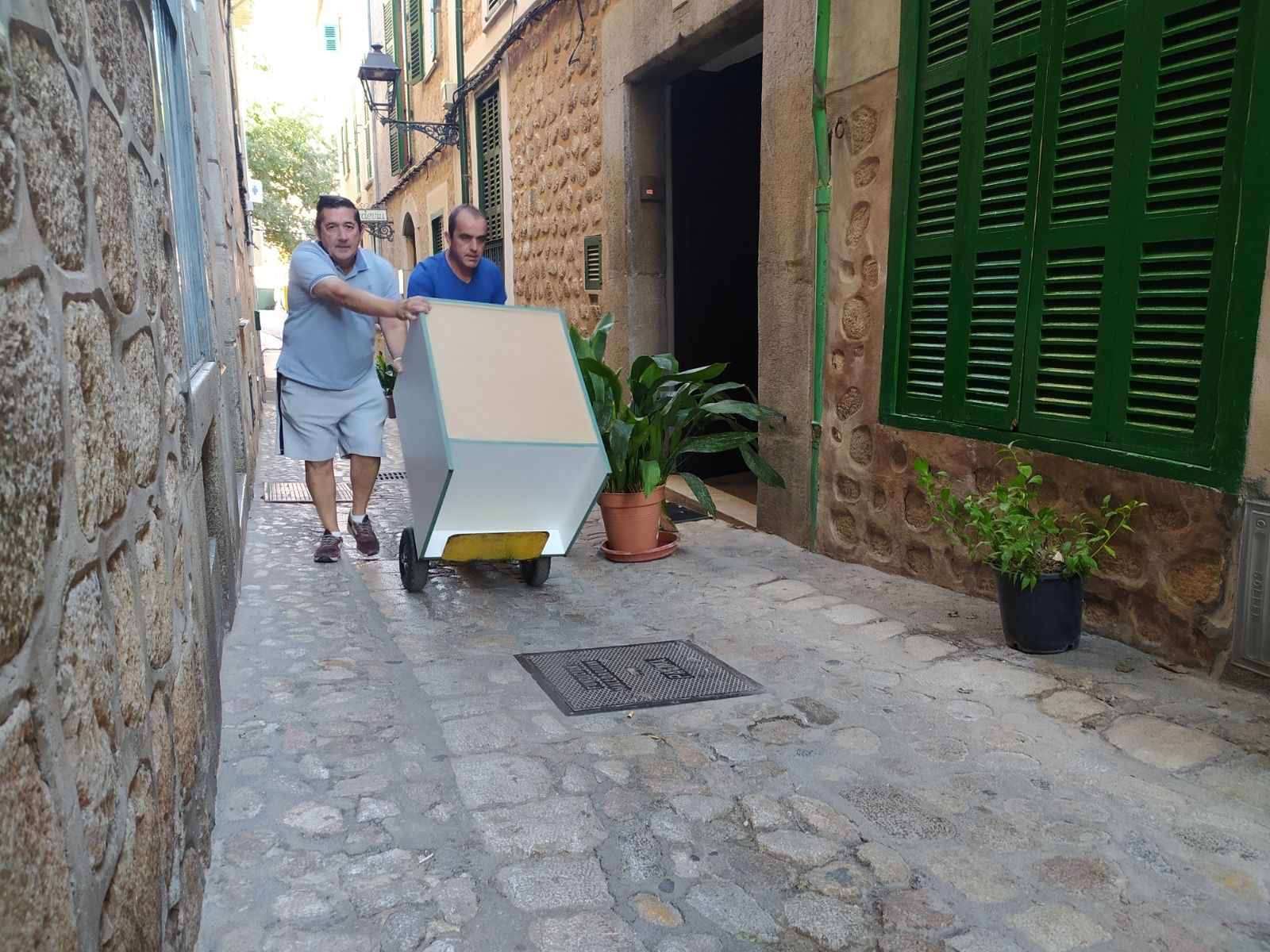 Normalidad en el primer día de paro en el reparto de mercancías en el centro de Sóller