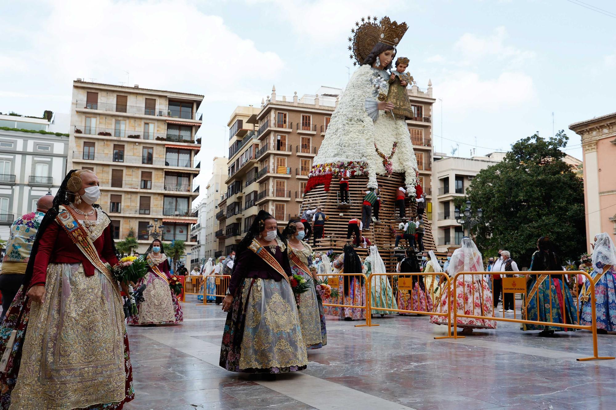 Búscate en el segundo día de Ofrenda por la calle Caballeros (entre las 17.00 y las 18.00 horas)