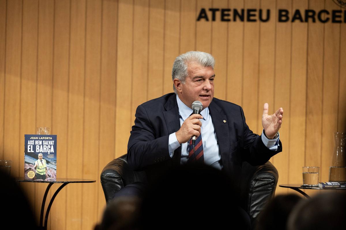 Presentación del libro "Així hem salvat el Barça" de Joan Laporta en el Ataneu Barcelonès de Barcelona.