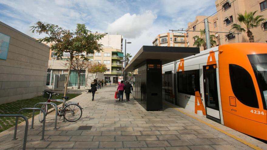 Los trabajadores del Tram han convocado paros en los próximos días