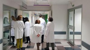 Médicos en un hospital.