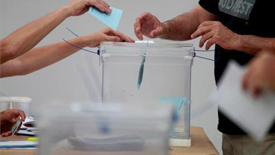 Cierran las urnas en Extremadura tras una jornada de votación sin incidentes