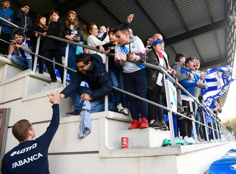 La afición apoya al Dépor antes del derbi