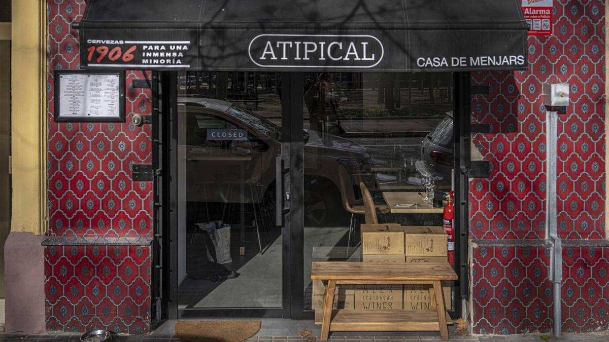 La entrada del restaurante Atipical.