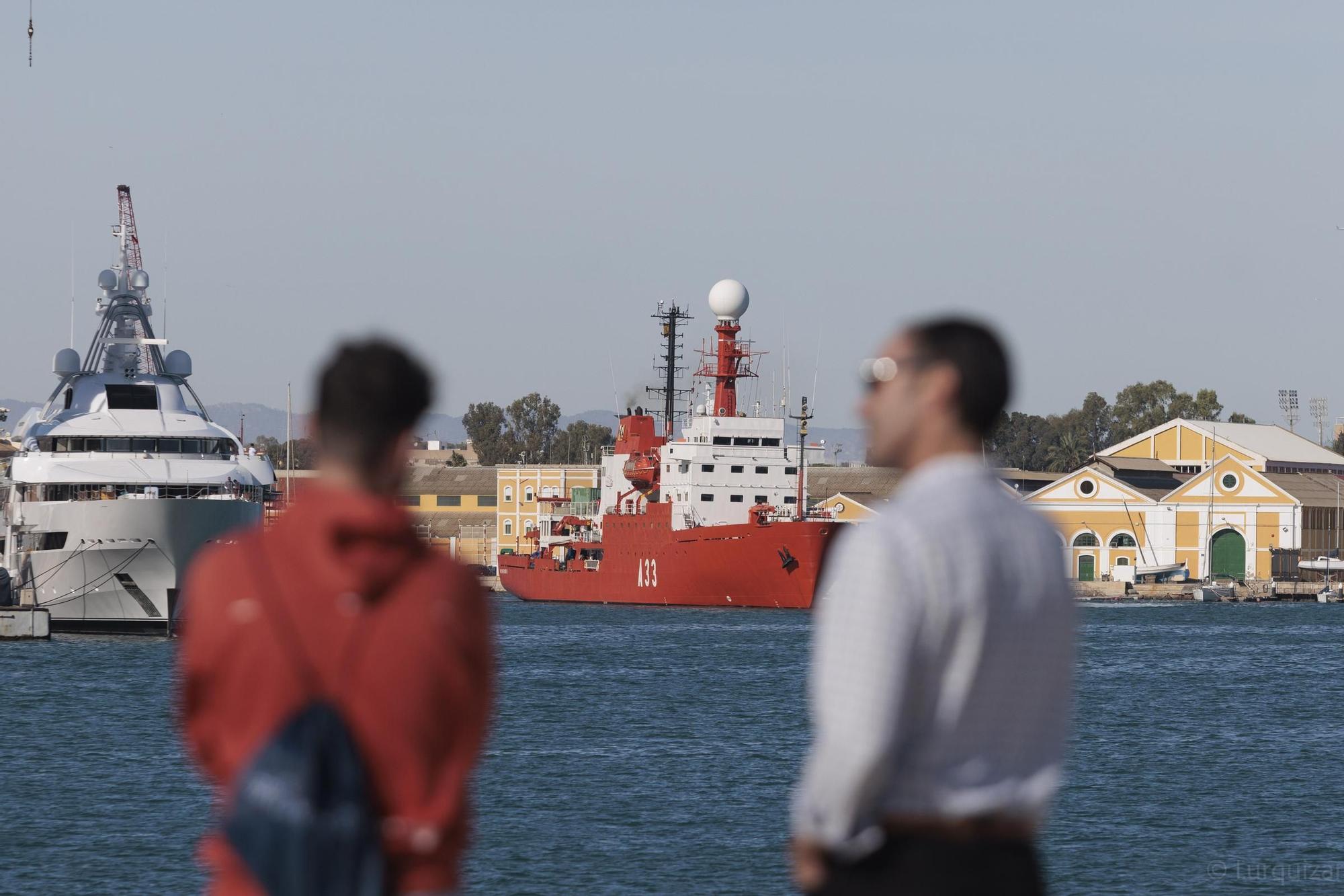 Las imágenes de la despedida del buque Hespérides en Cartagena