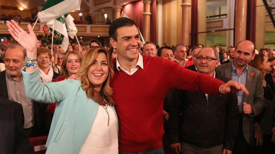 Susana Díaz y Pedro Sánchez, en un acto de campaña para las elecciones de 2015.