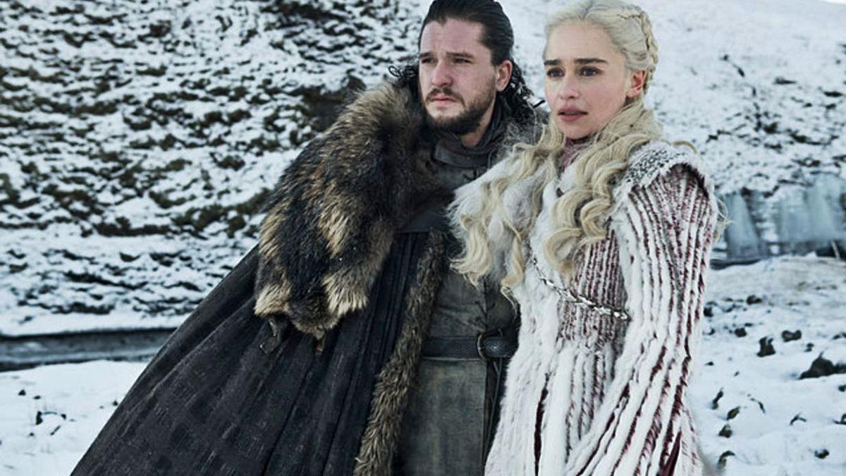 Kit Harington (Jon Snow) y Emily Clarke (Daenerys Targaryen) en “Juego de Tronos”.