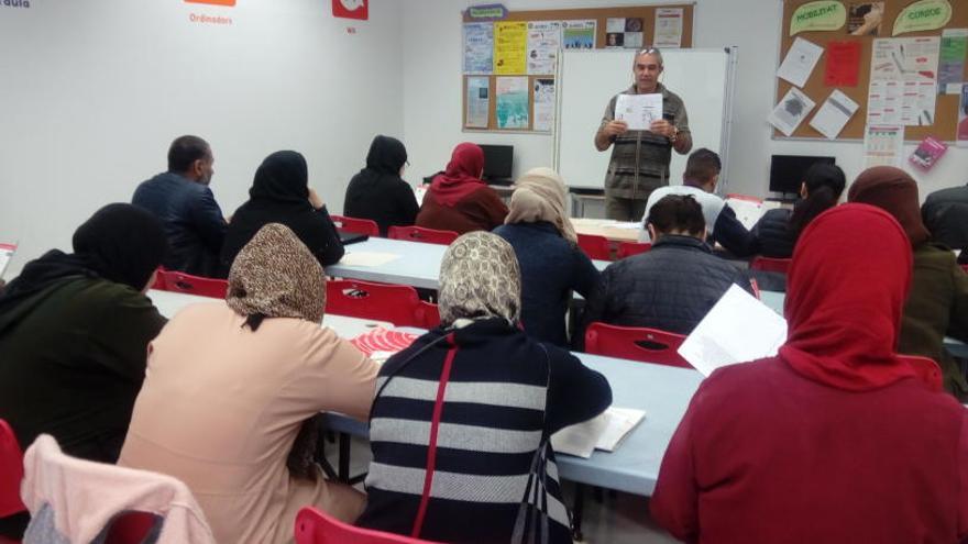 Una classe de català a Sant Vicenç de Castellet.