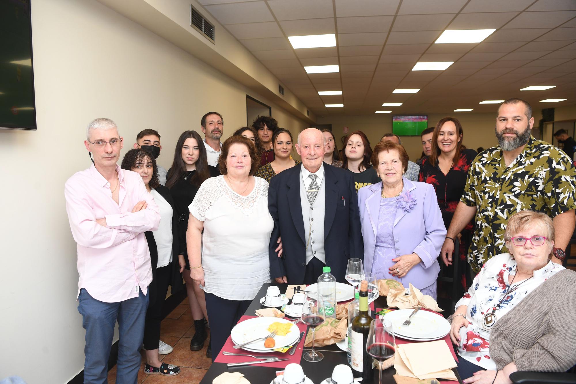 Perfecto Sánchez, de 92 años, y Erundina Rodríguez, de 88, celebran las bodas de titanio