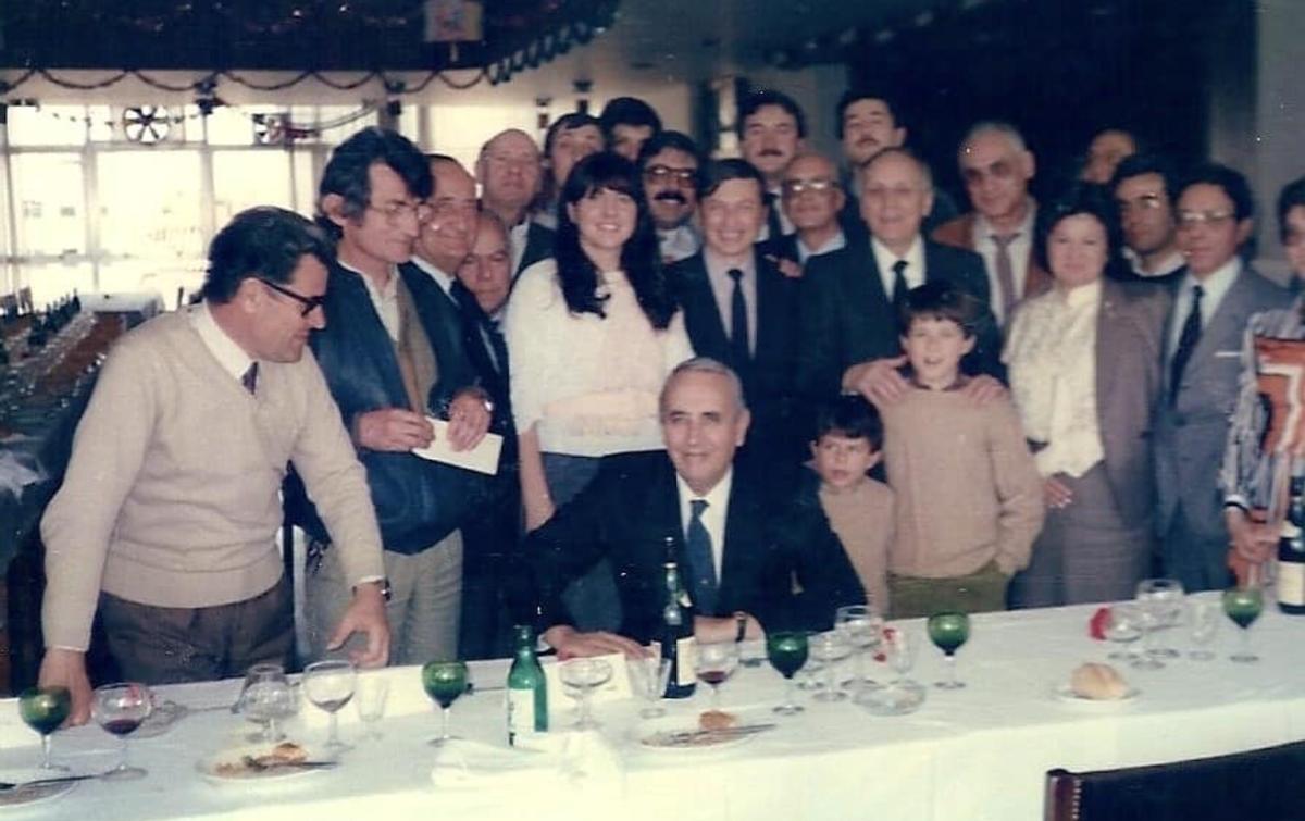 Karpov (en el centro) durante la comida en el Casino de A Coruña tras su visita