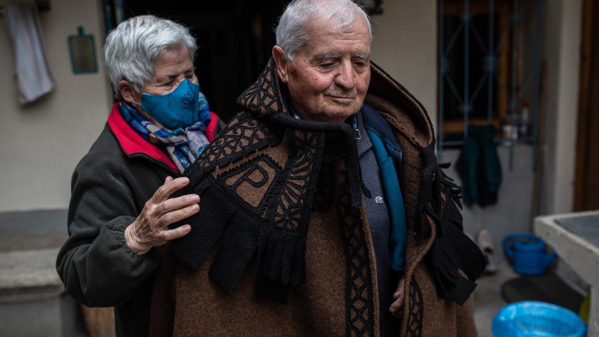 Prudencio, junto a su mujer