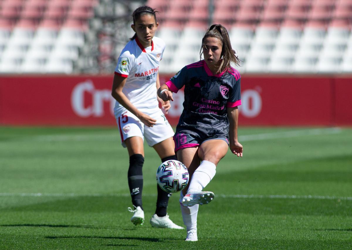 Itziar Pinillos of Madrid CFF and Inma of Sevilla during Liga Iberdrola, football match played between Sevilla Futbol Club and Madrid CFF at Jesus Navas Stadium on May 15, 2021 in Sevilla, Spain. AFP7 15/05/2021 ONLY FOR USE IN SPAIN