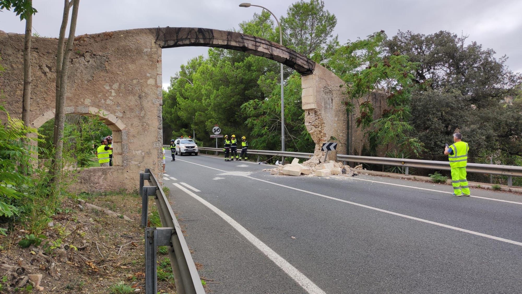 Un coche causa grandes daños en el "Pont des Canet" de Son Servera