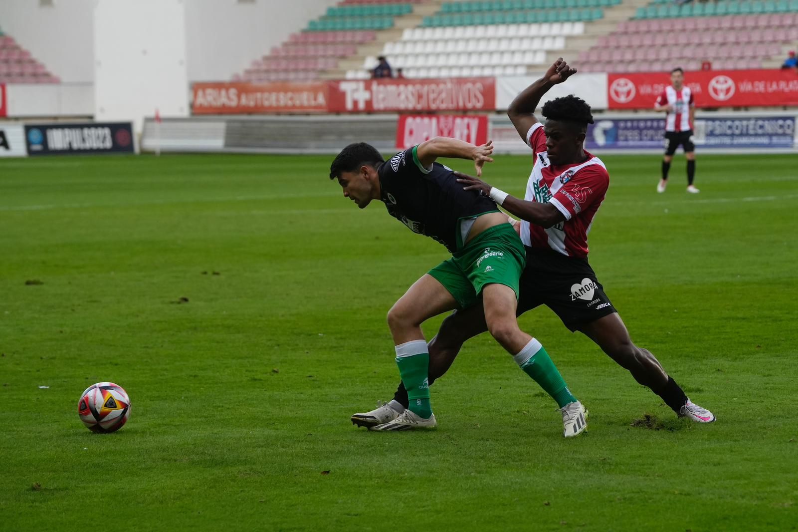 Partido de Copa del Rey entre el Zamora CF y el Racing de Santander en el Ruta de la Plata