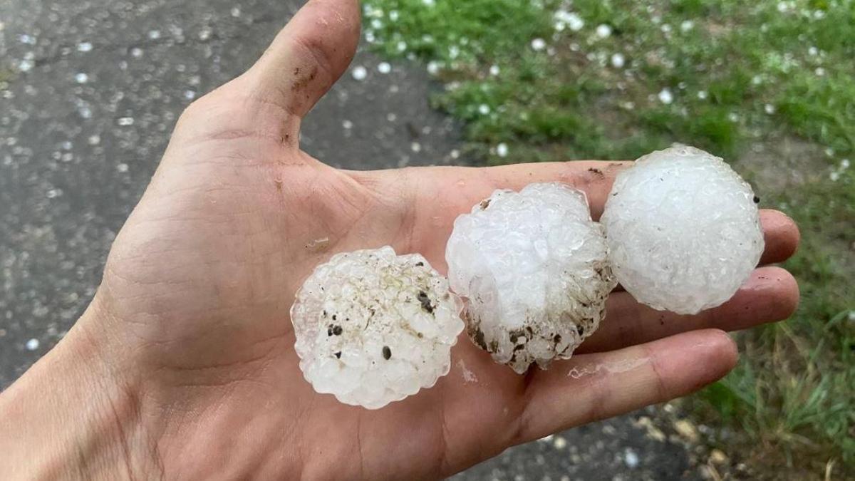 Foto: Pedra a Guils de Cerdanya / Vídeo: Forta pedregada a Sant Llorenç de Morunys