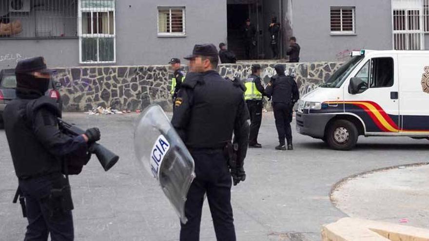 La policía aumenta los controles en zonas conflictivas de Badajoz para tranquilizar a los vecinos