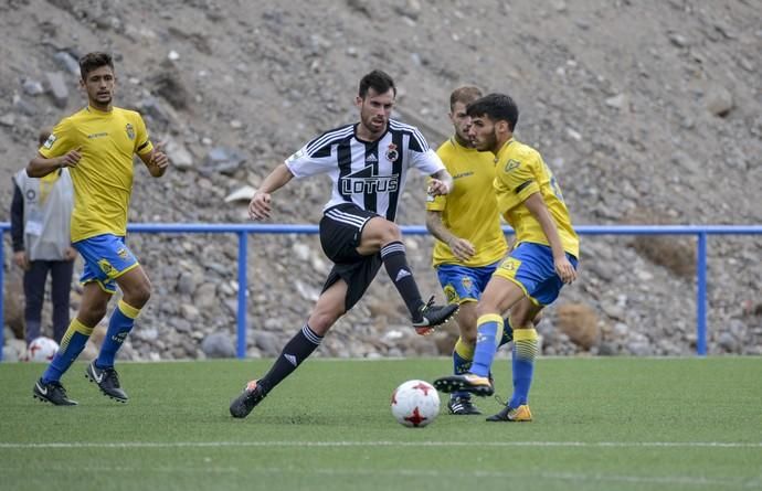 26/11/2017 LAS PALMAS DE GRAN CANARIA. Fútbol 2º B Las Palmas Atco. -- Linense. FOTO: J. PÉREZ CURBELO