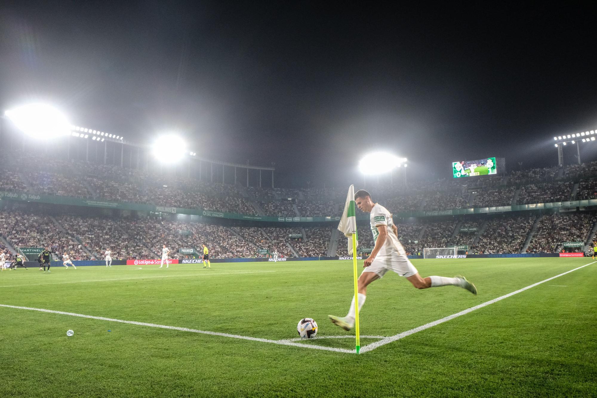 ¿Estuviste en el Martínez Valero? Aquí las mejores imágenes del Elche - Real Madrid