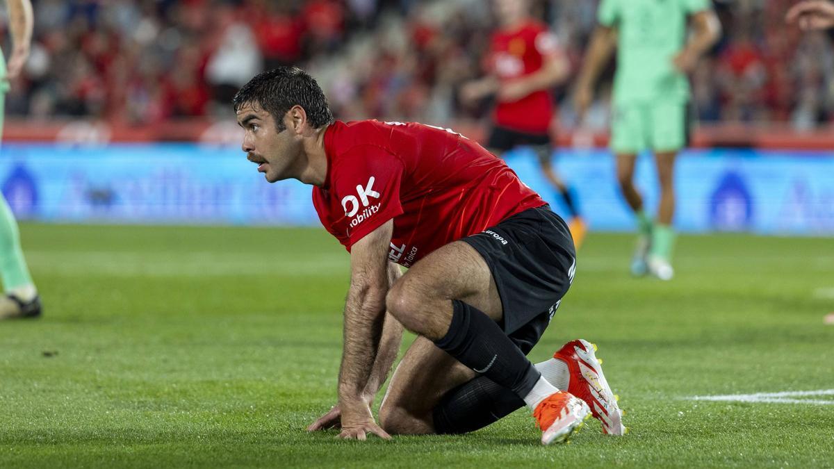 Abdón se lamenta durante el partido ante el Atlético de Madrid