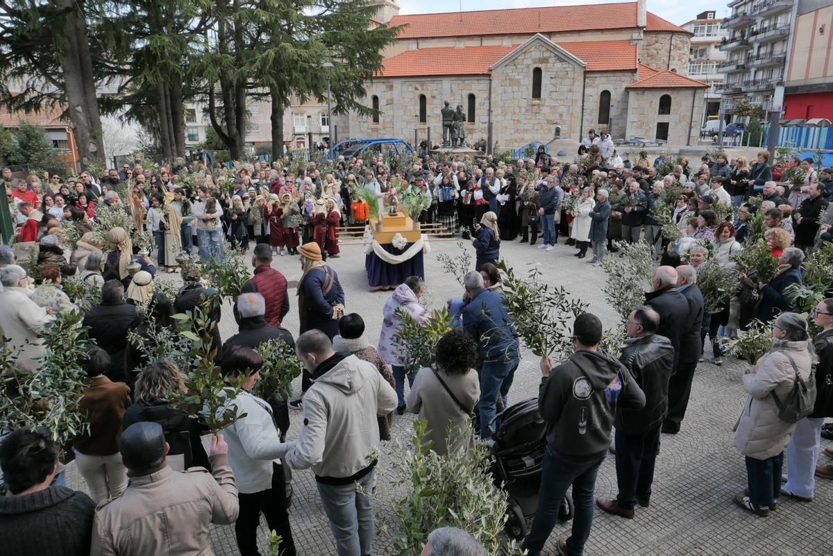 Bendición de ramos en la Praza da Vila de Lalín