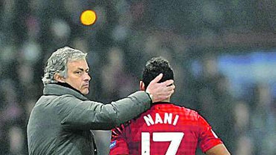 Mourinho consuela a Nani.