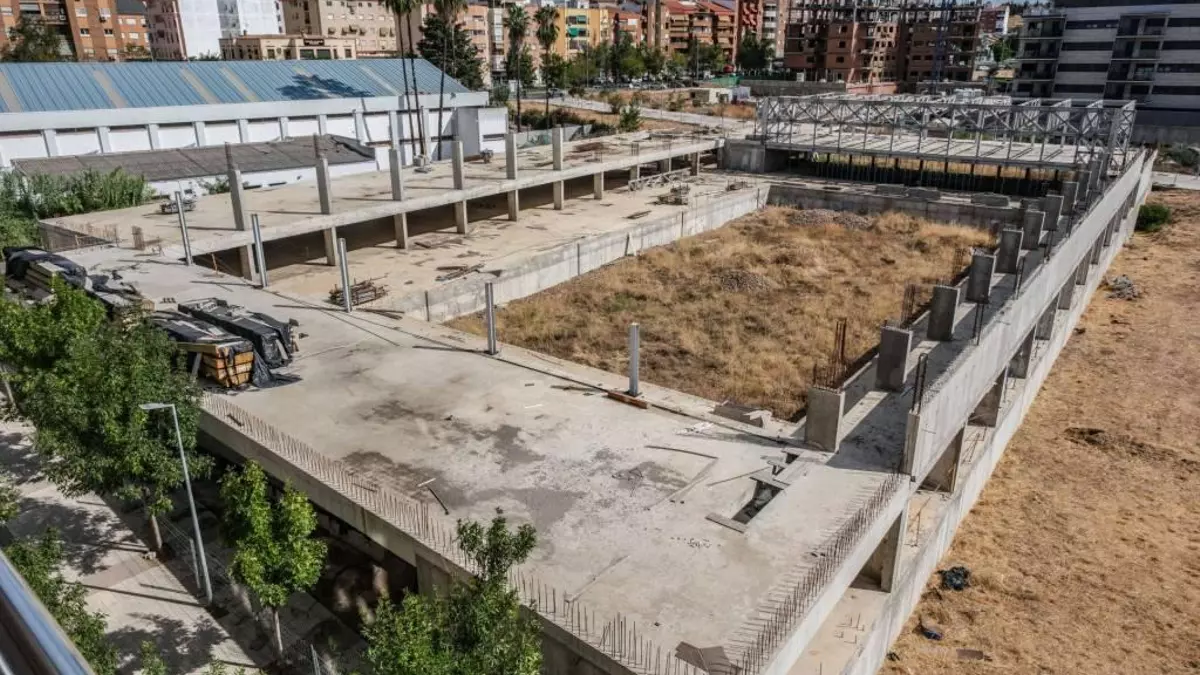 La Junta se compromete a cofinanciar la piscina de la margen derecha de Badajoz