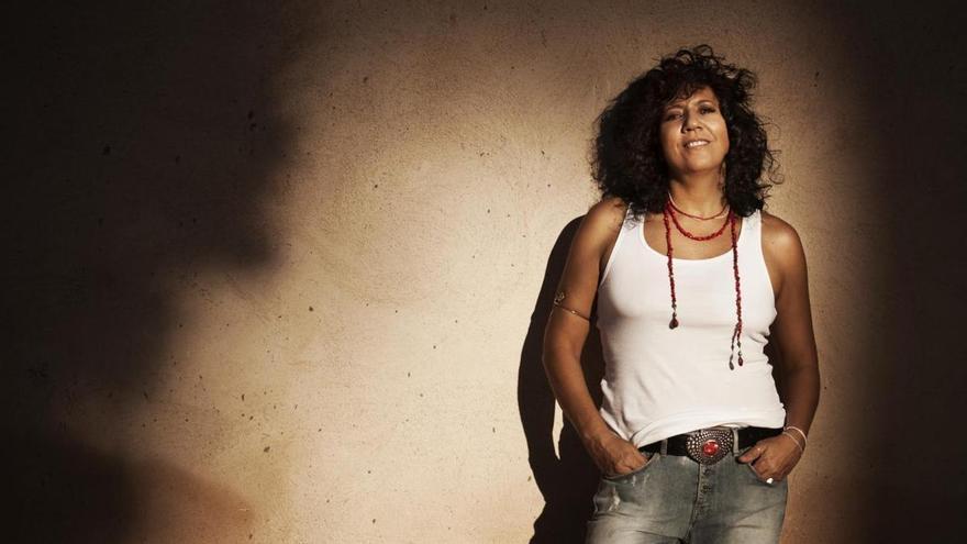Rosana estrena este viernes en Prime Video la docuserie ‘Mejor Vivir Sin Miedo’ sobre su vida y trayectoria musical