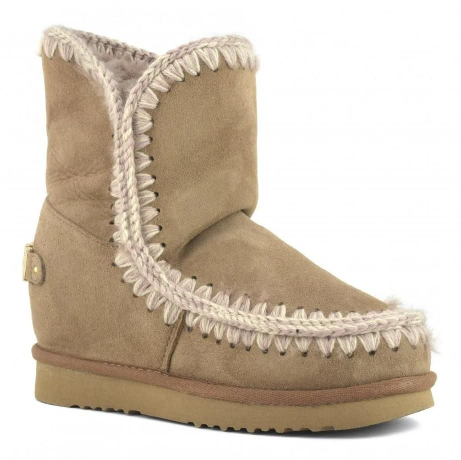 Botas tipo MOU de Alejandra Montaner